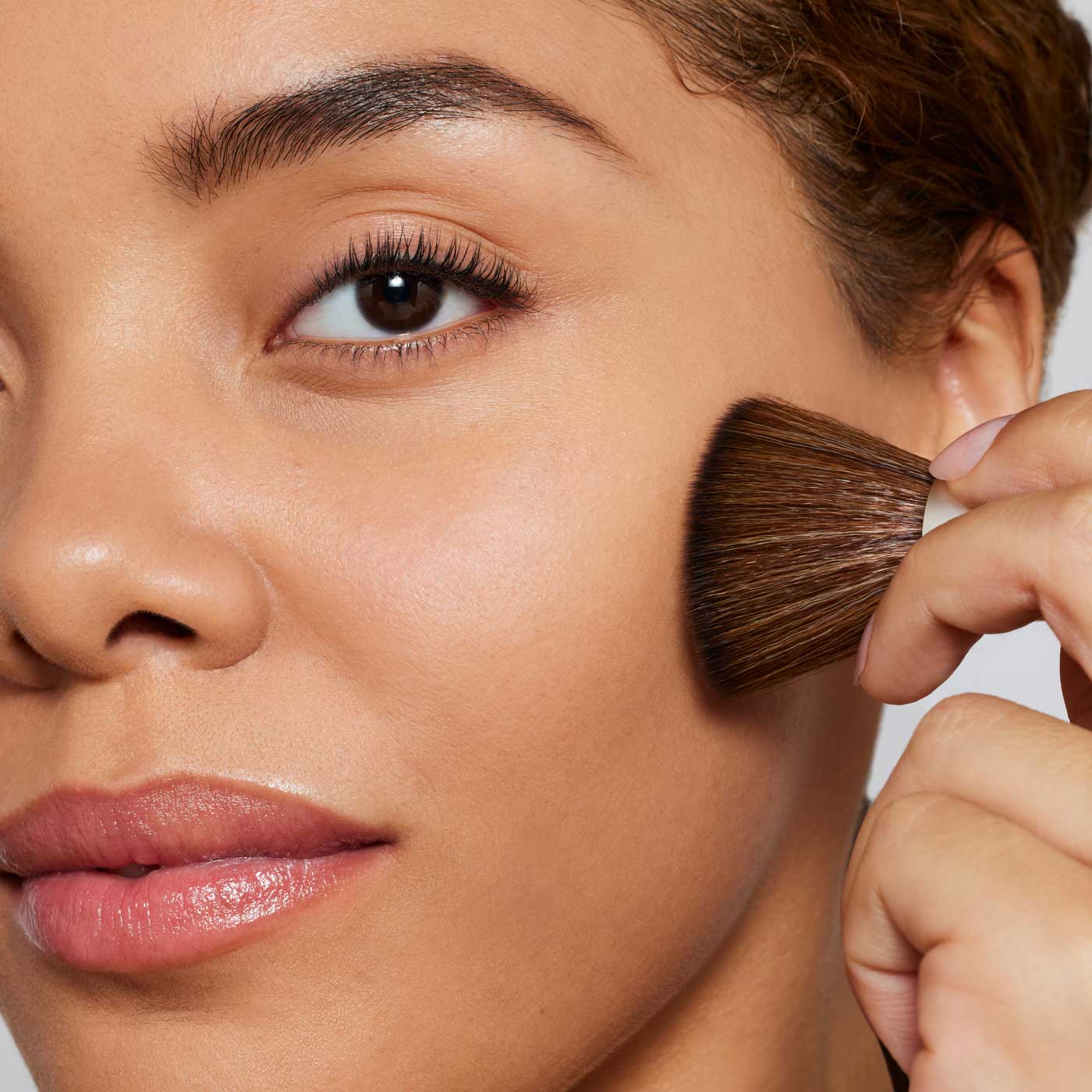 Embracing natural: Clean makeup and skincare for sensitive skin 