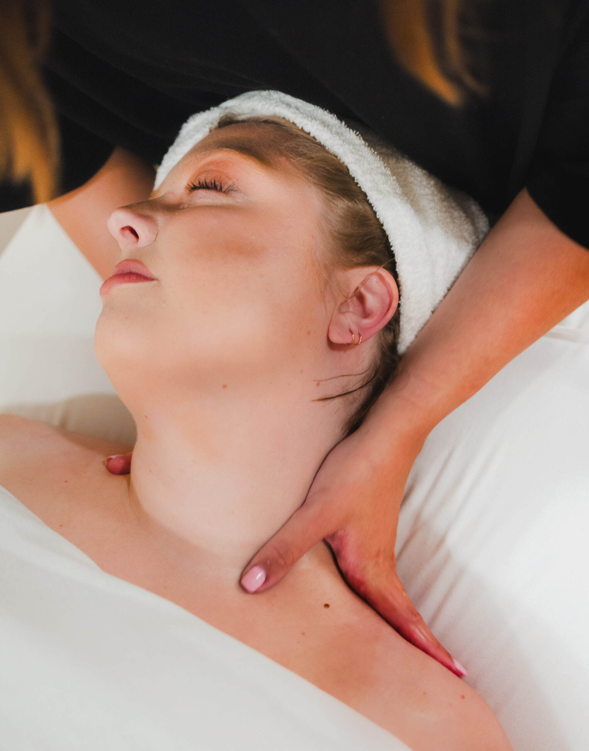 A Comprehensive Timeline for All Your Pre-Travel Beauty Appointments